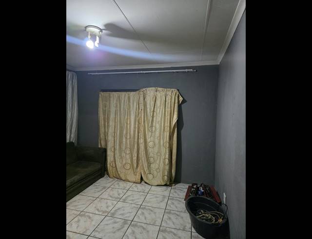 2 BEDROOM HOUSE FOR SALE IN OLIEVENHOUTBOSCH